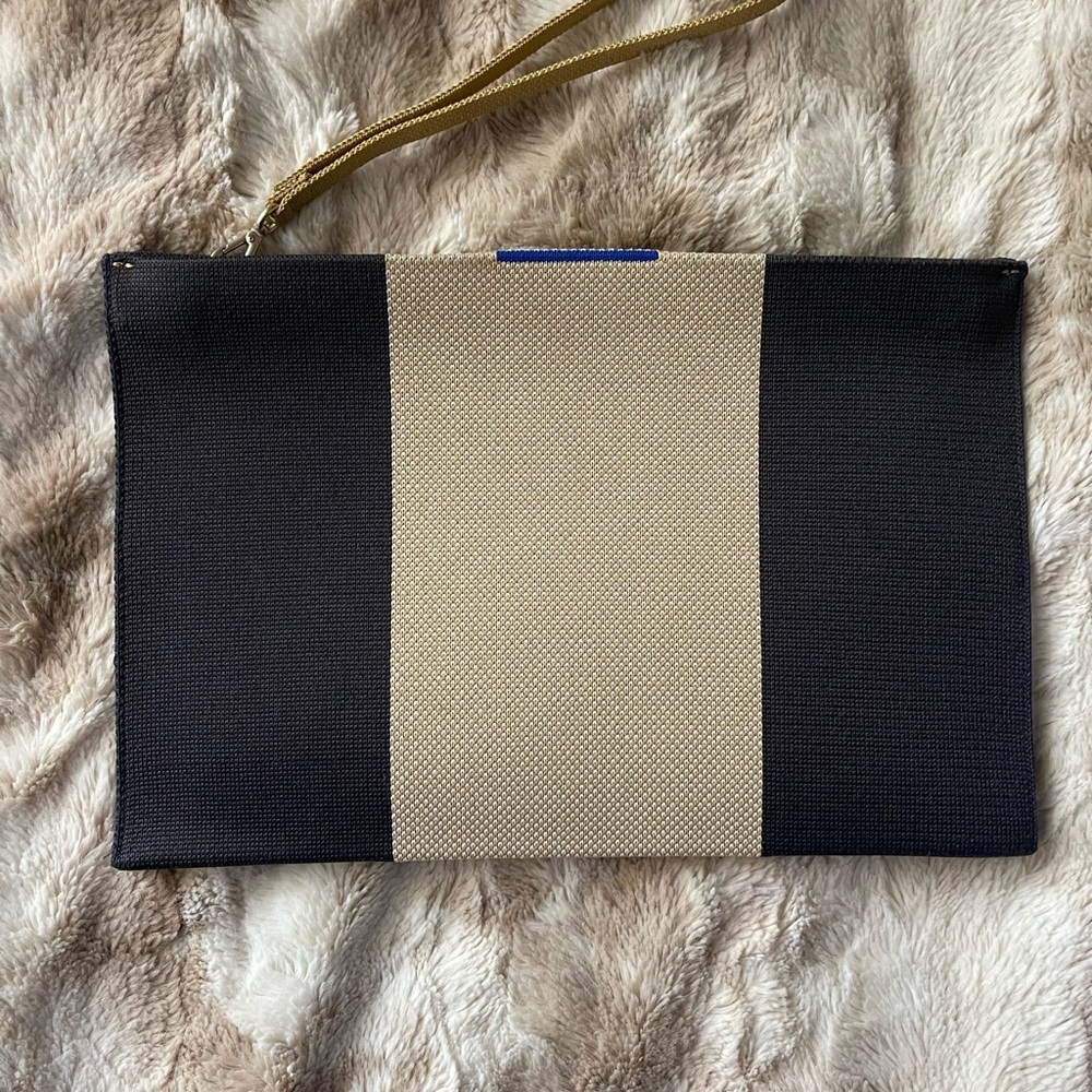 Rothy’s The Wristlet Black and Tan